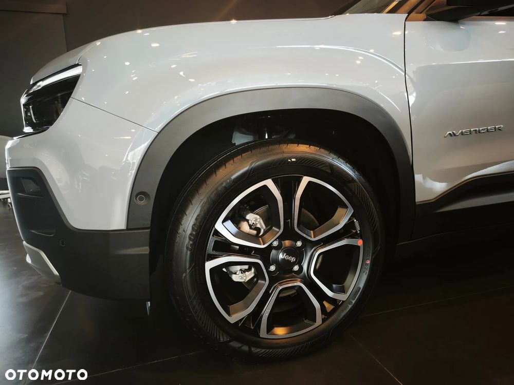 Jeep Avenger 1.2 T3 mHEV Summit FWD eDCT6 - 4