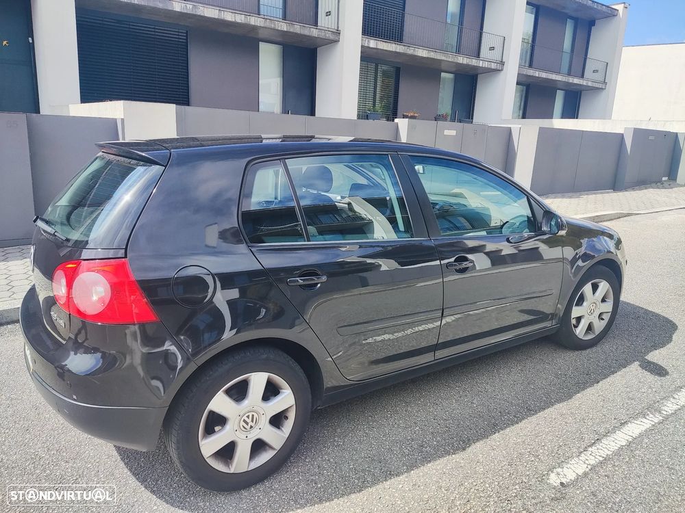 VW Golf 2.0 TDi Confortline - 4