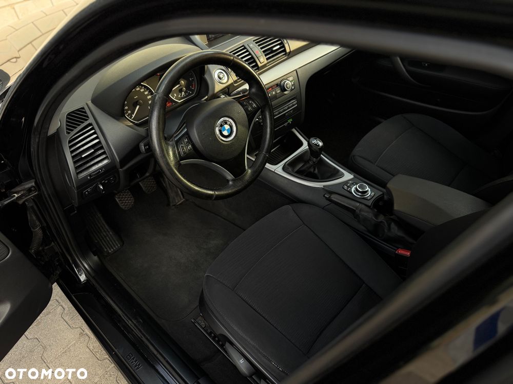 BMW Seria 1 - 32