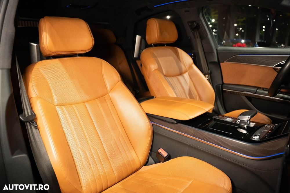 Audi A8 55 TFSI quattro Tiptronic MHEV - 23