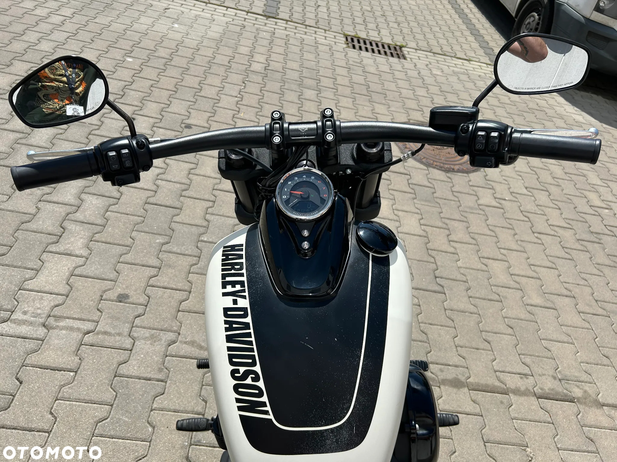 Harley-Davidson Softail Fat Bob - 12