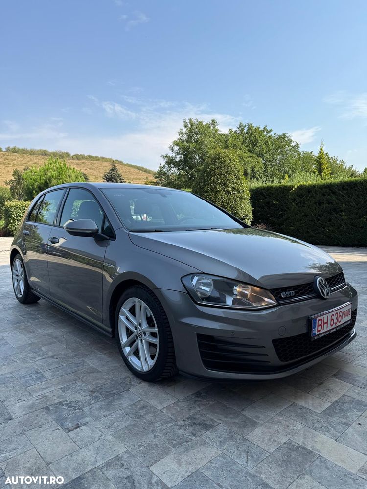 Volkswagen Golf 2.0 TDI DPF BMT DSG GTD - 9