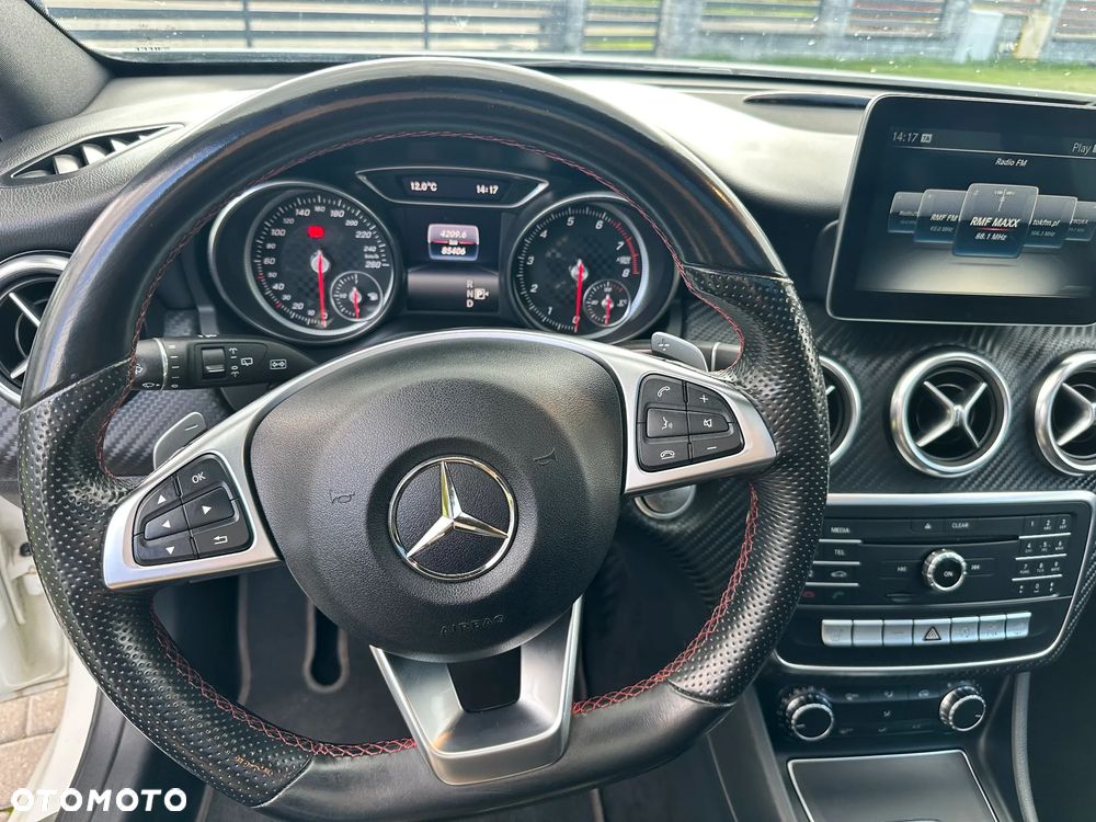 Mercedes-Benz Klasa A 220 4-Matic AMG Line - 11