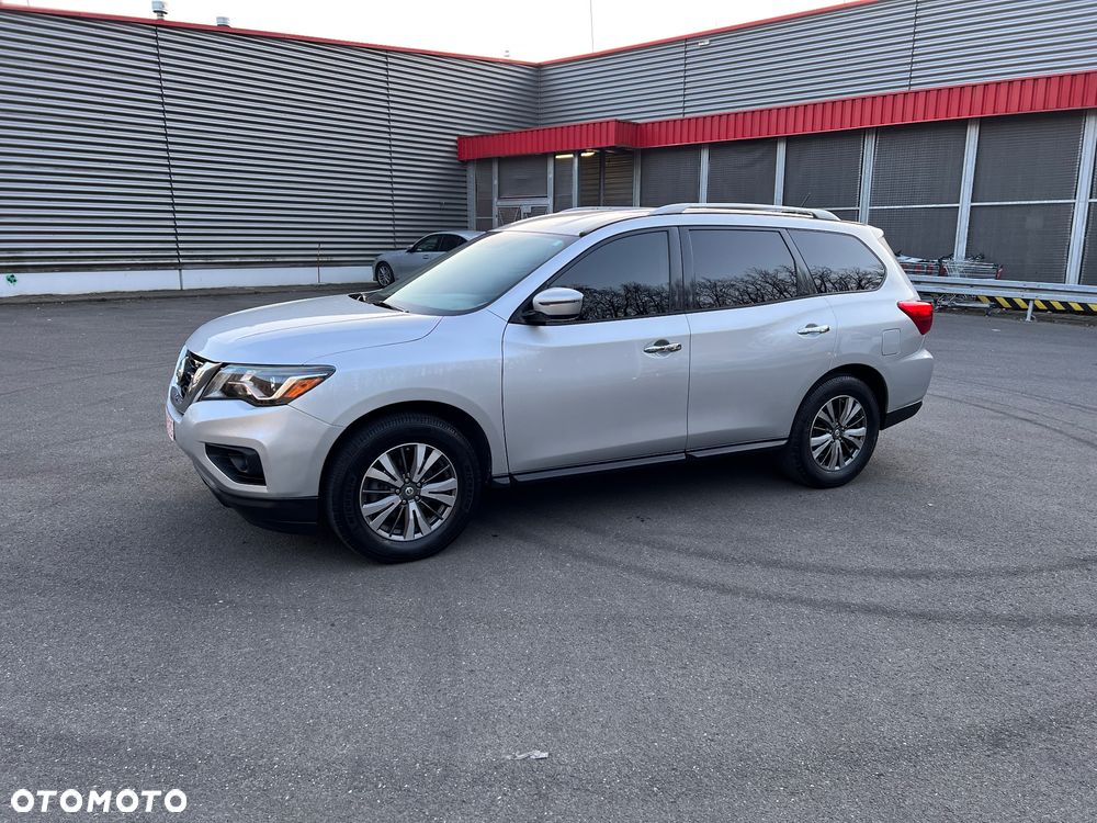 Nissan Pathfinder - 5