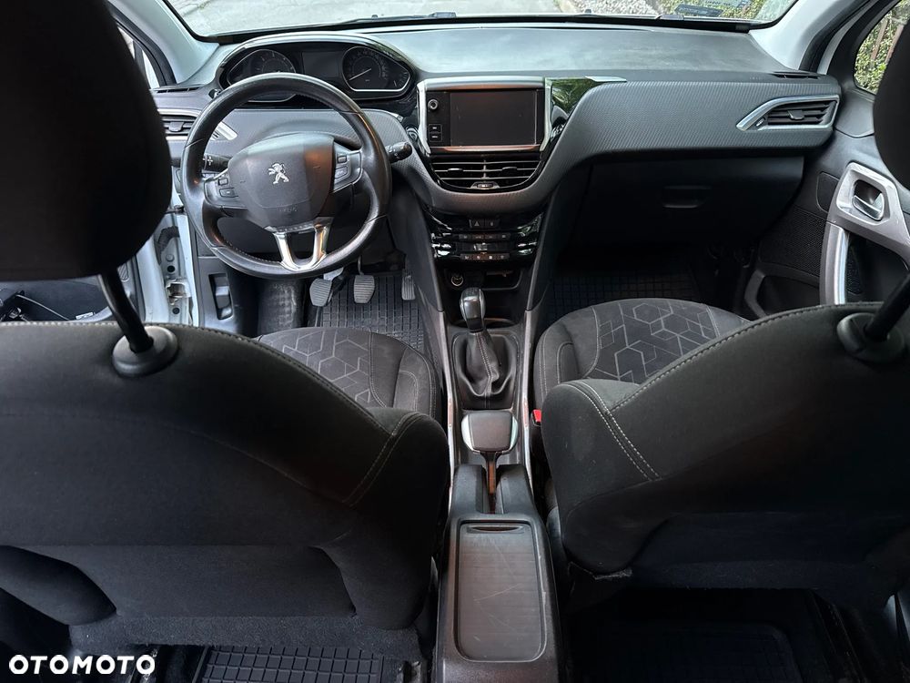 Peugeot 2008 BlueHDi 100 STOP & START Style - 11
