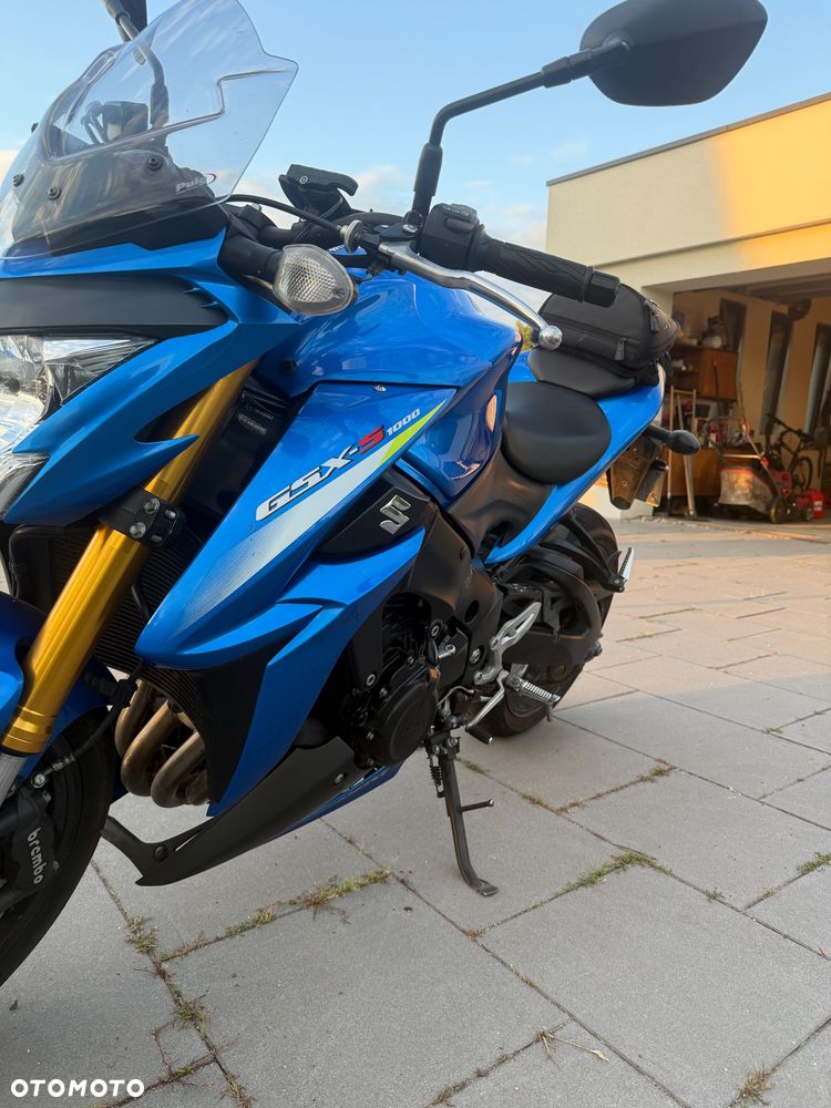 Suzuki GSX 1000 - 12