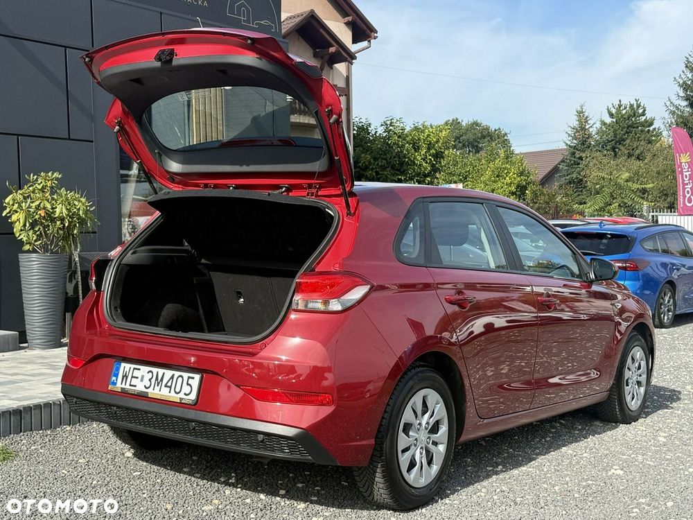 Hyundai i30 1.5 DPI Classic + - 31