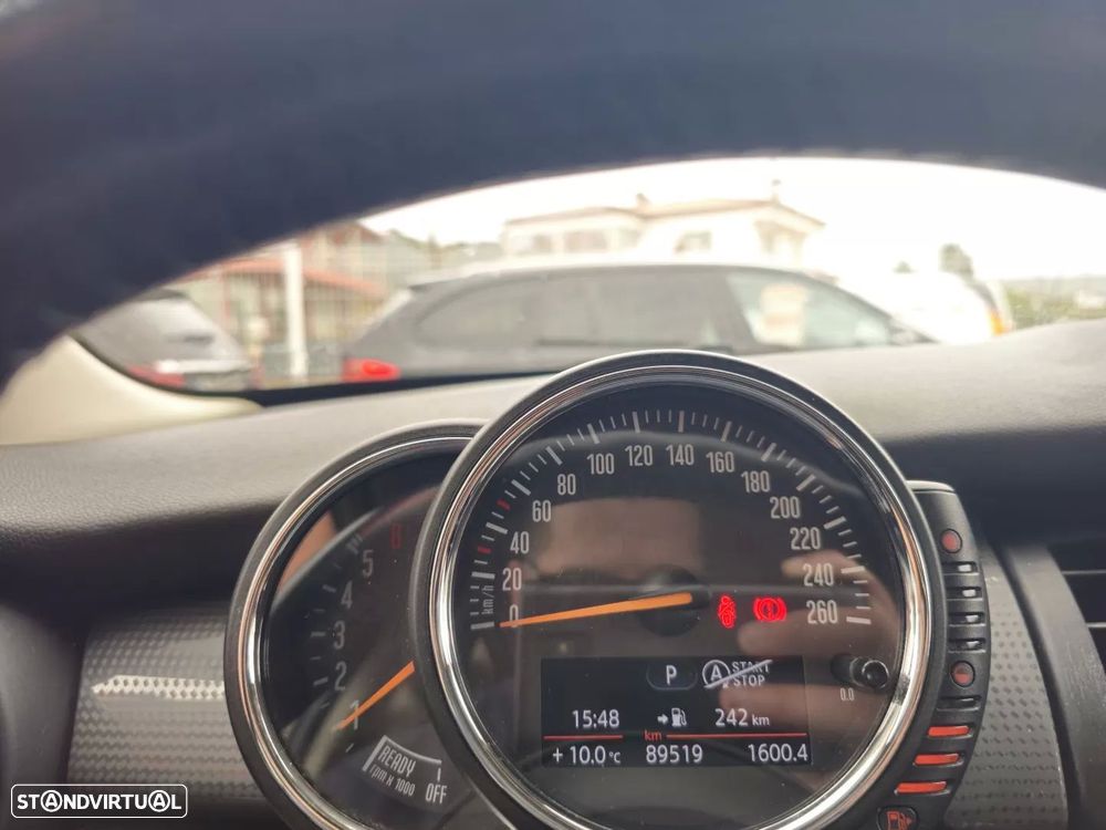 MINI 5 Portas Cooper D Auto - 7