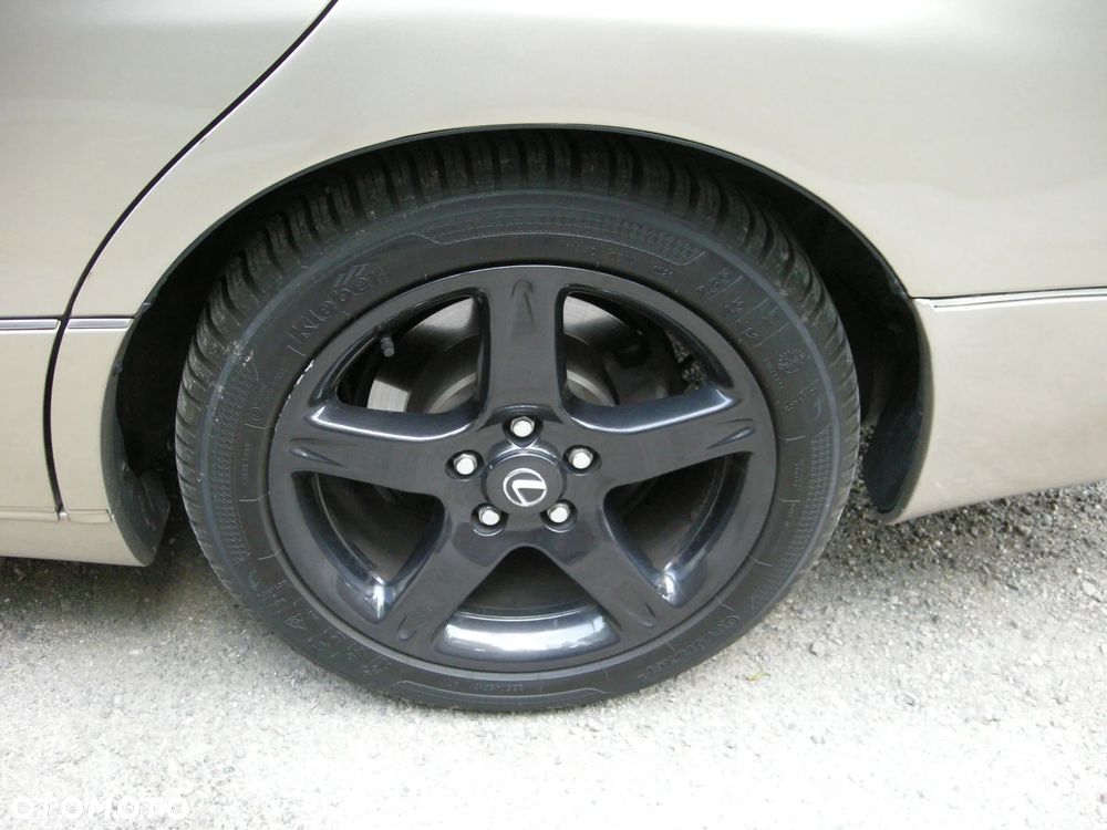 Lexus GS - 10