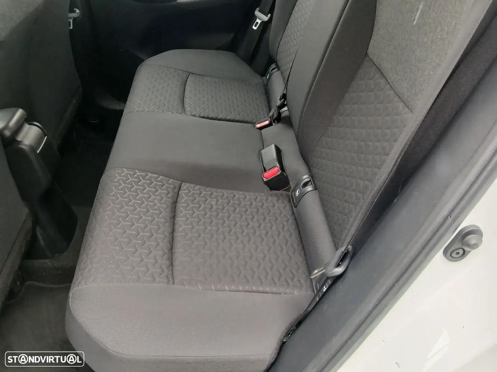 Toyota Yaris Cross 1.5 HDF Comfort Plus - 25