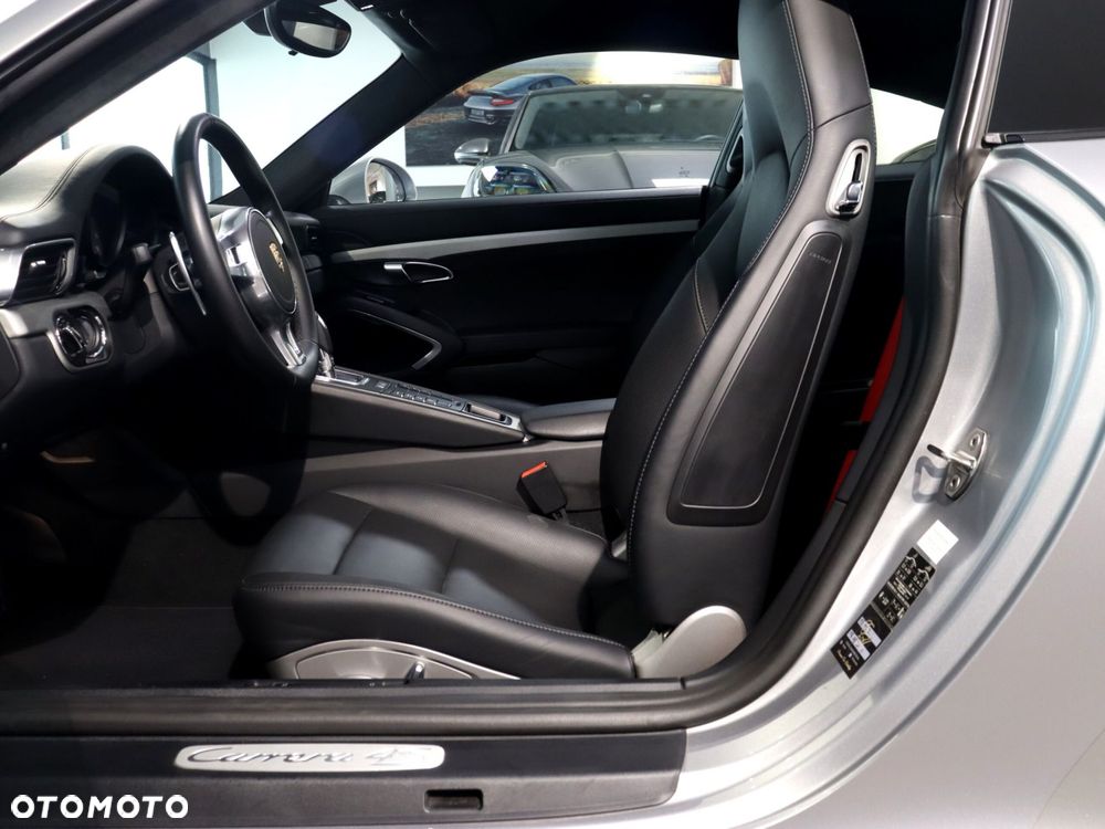 Porsche 911 Carrera 4S PDK - 17