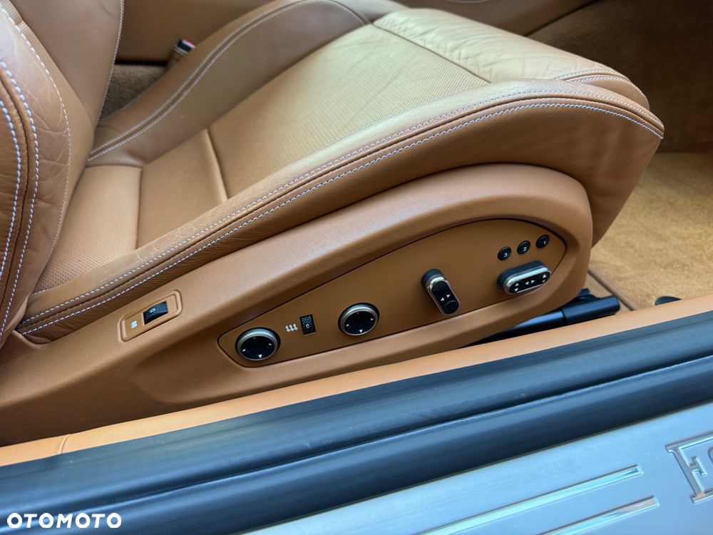 Ferrari FF - 25