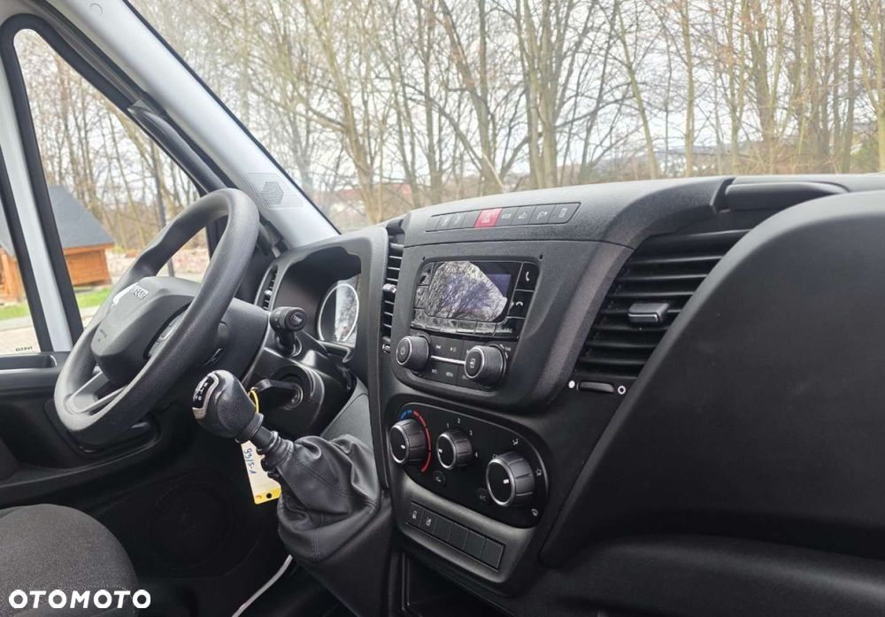 Iveco Daily 35S18 - 22