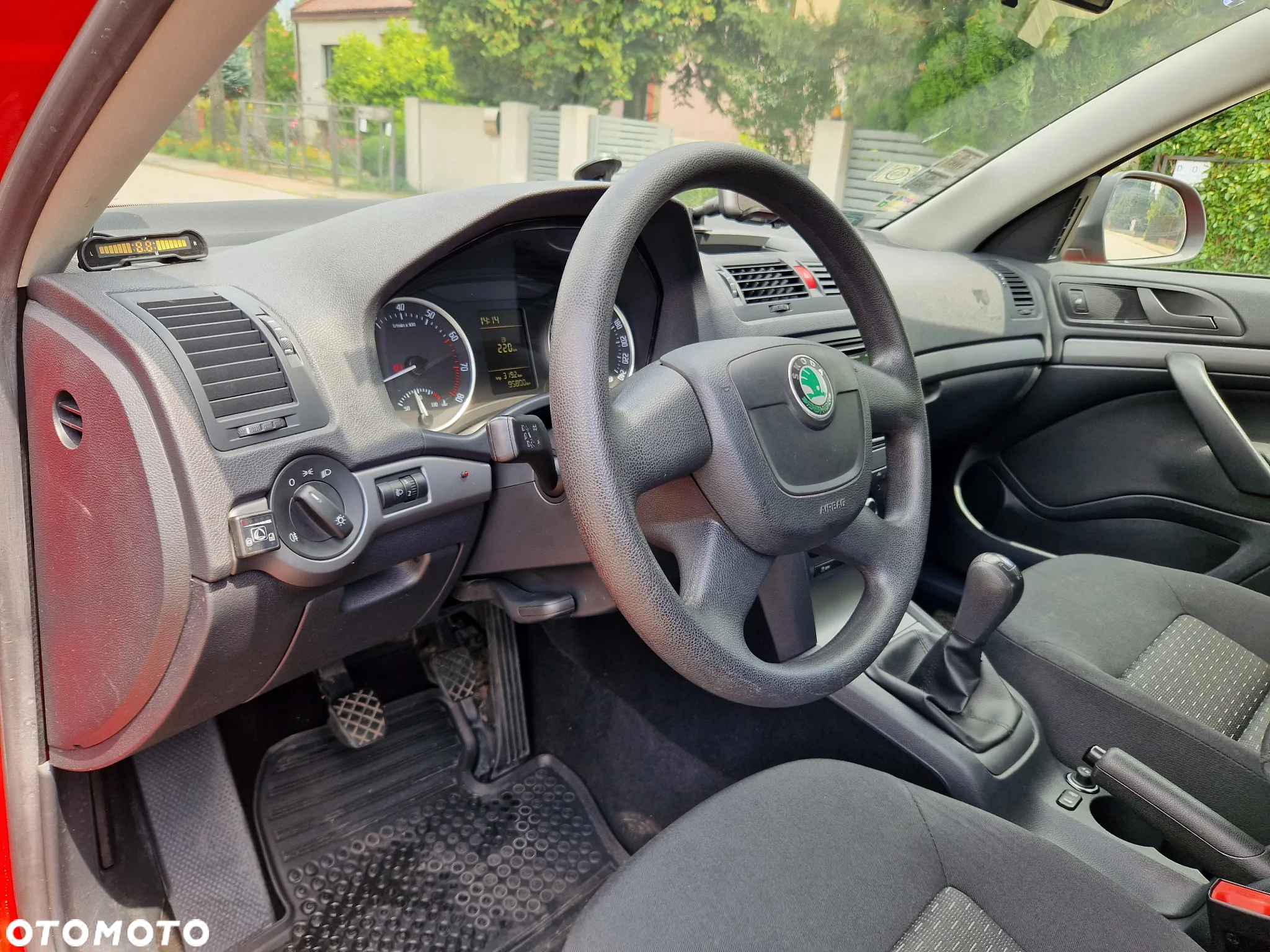 Skoda Octavia 1.6 Ambiente - 29
