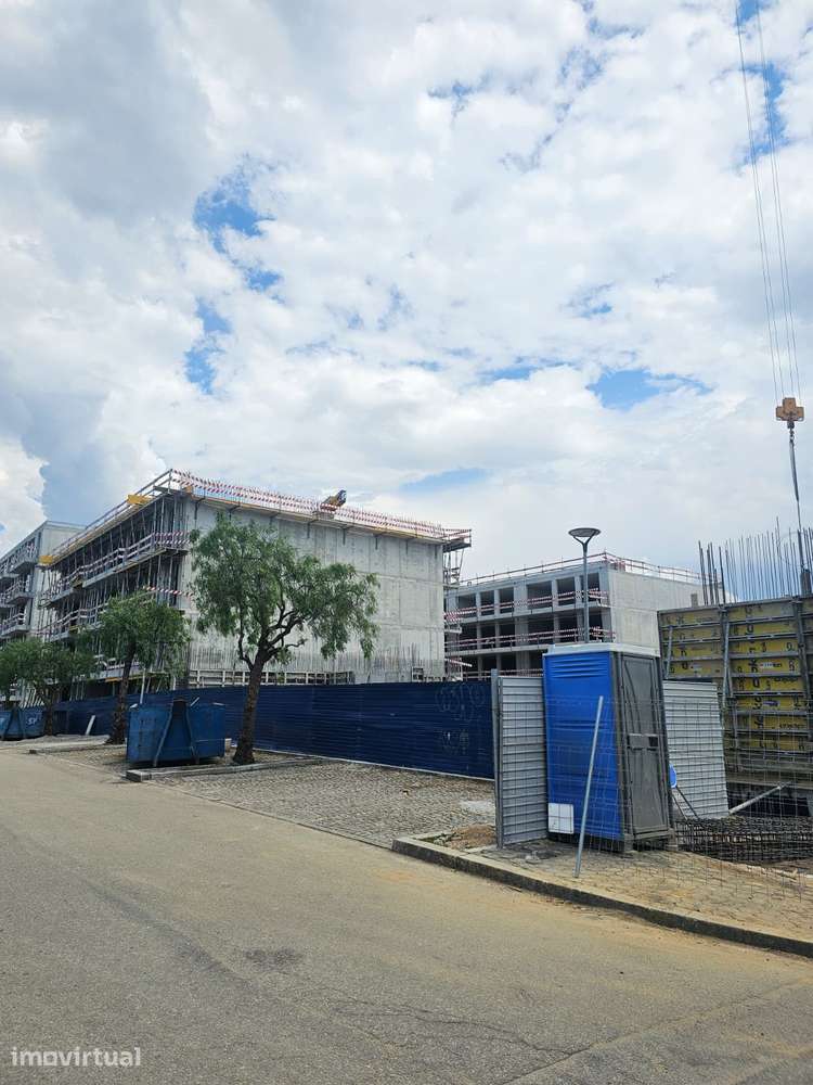 T2 Office Novo Último Piso c/ Lugar de Garagem em Oliveira do Douro - Grande imagem: 5/38