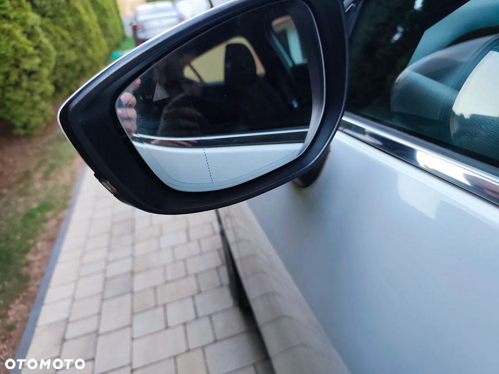 Mazda 3 e-SKYACTIV-G 122 M HYBRID EXCLUSIVE-LINE - 17