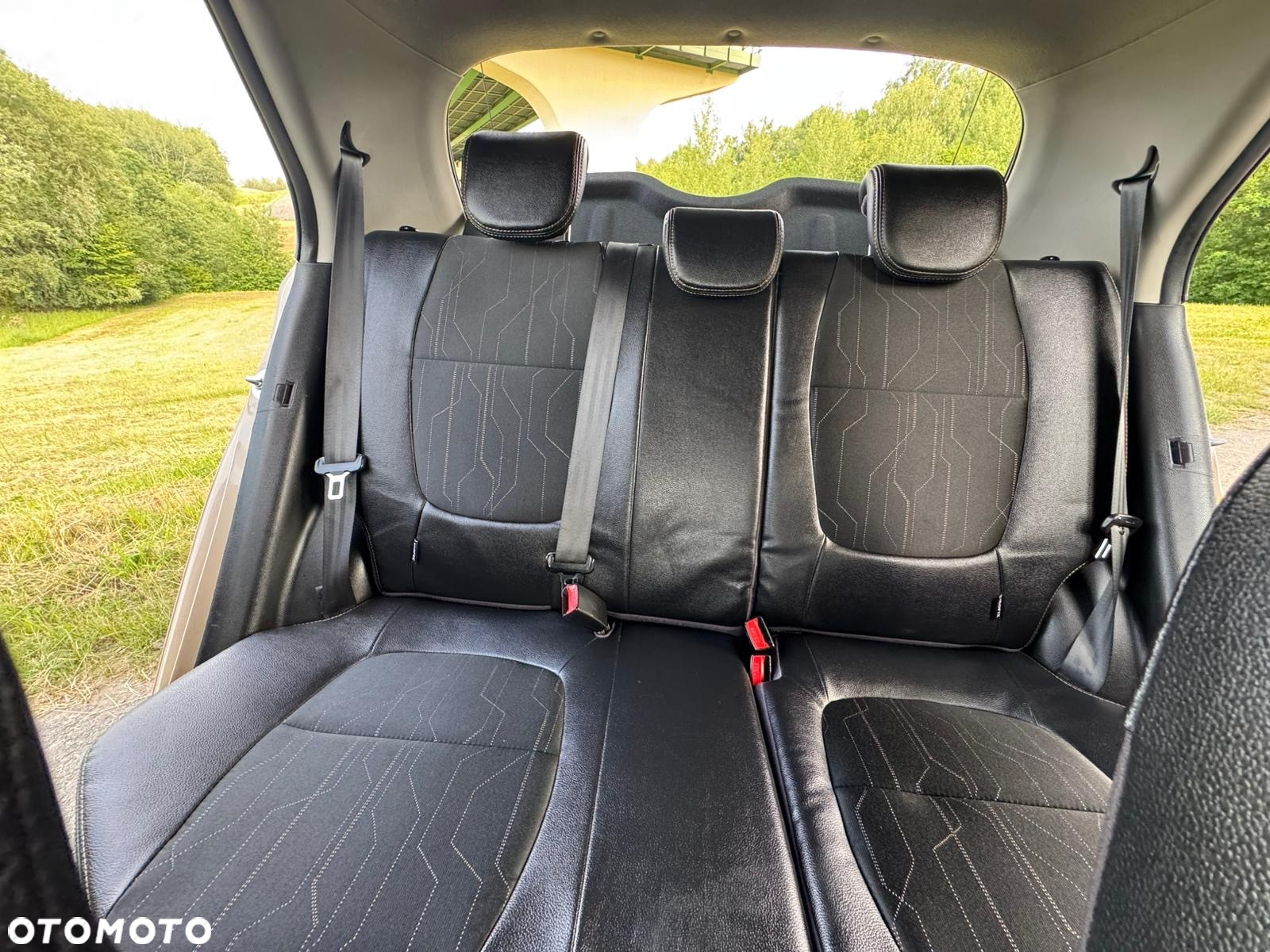 Kia Picanto 1.2 Fifa World Cup Edition - 29
