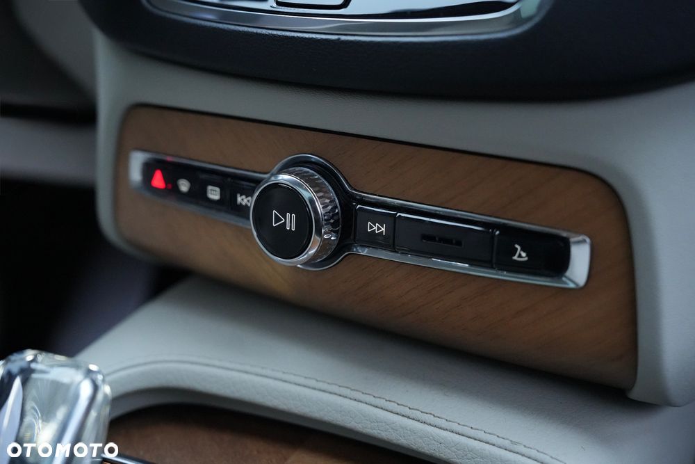 Volvo XC 90 T8 AWD Plug-In Hybrid Inscription 7os - 12