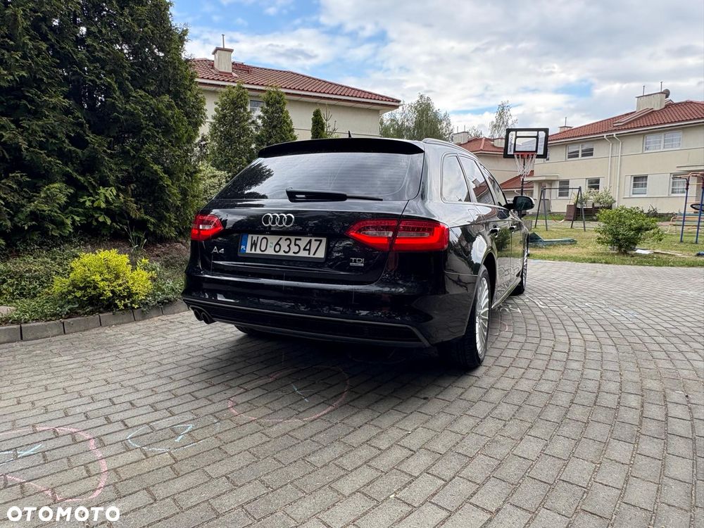 Audi A4 Avant 2.0 TDI DPF quattro S tronic S line Sportpaket - 2