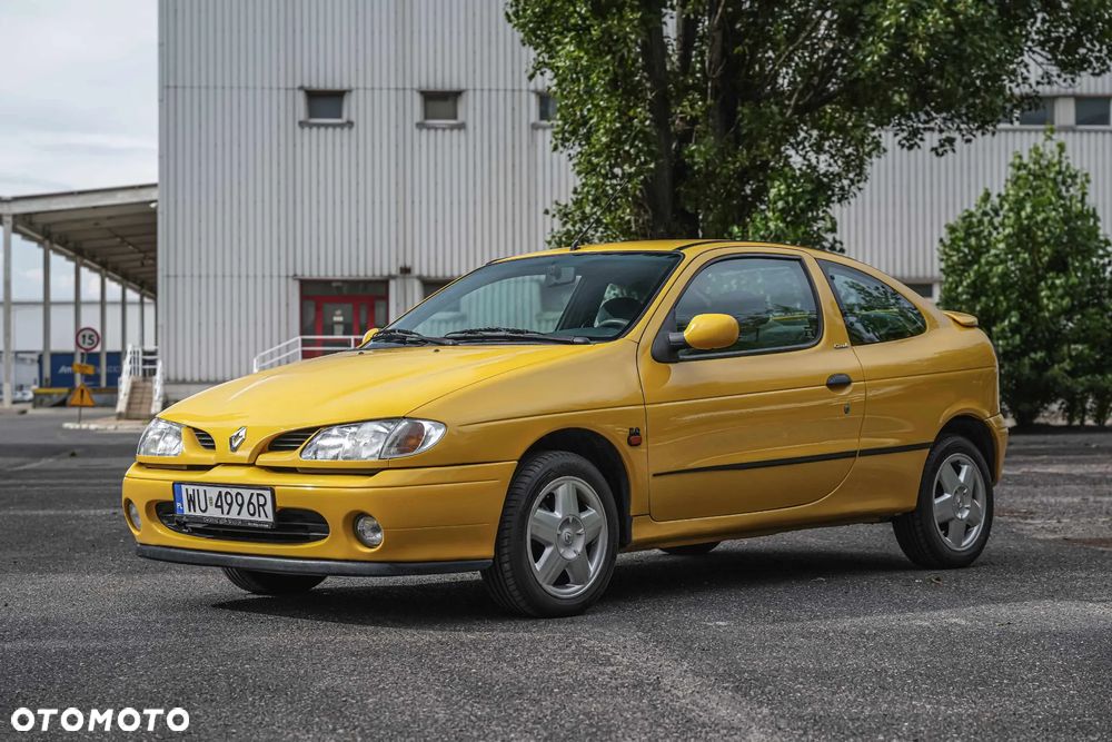 Renault Megane Coach 2.0 - 9