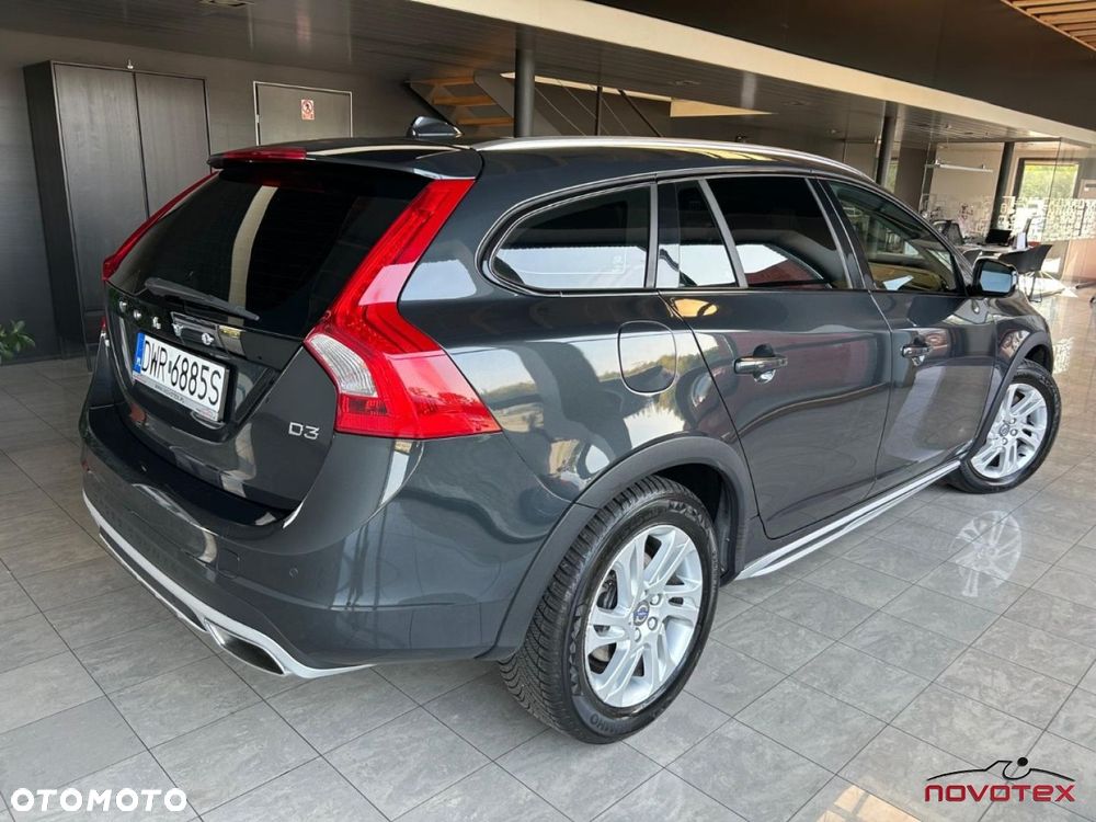 Volvo V60 Cross Country D3 Drive-E Momentum - 2