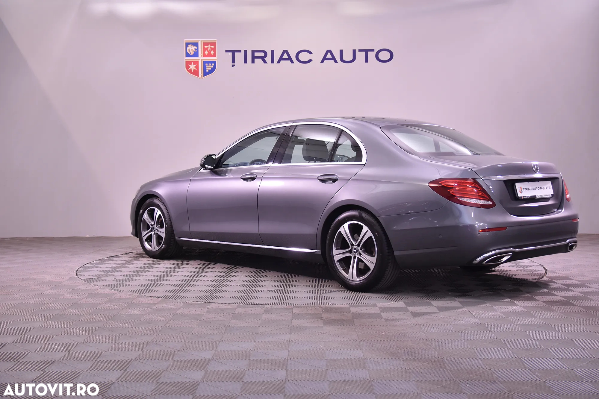 Mercedes-Benz E 200 Aut. - 3