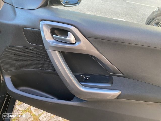 Peugeot 2008 1.6 BlueHDi Style - 12