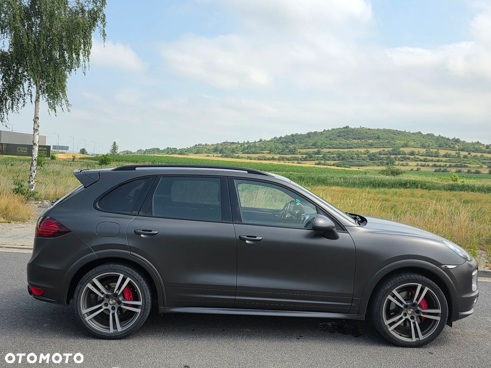 Porsche Cayenne - 5
