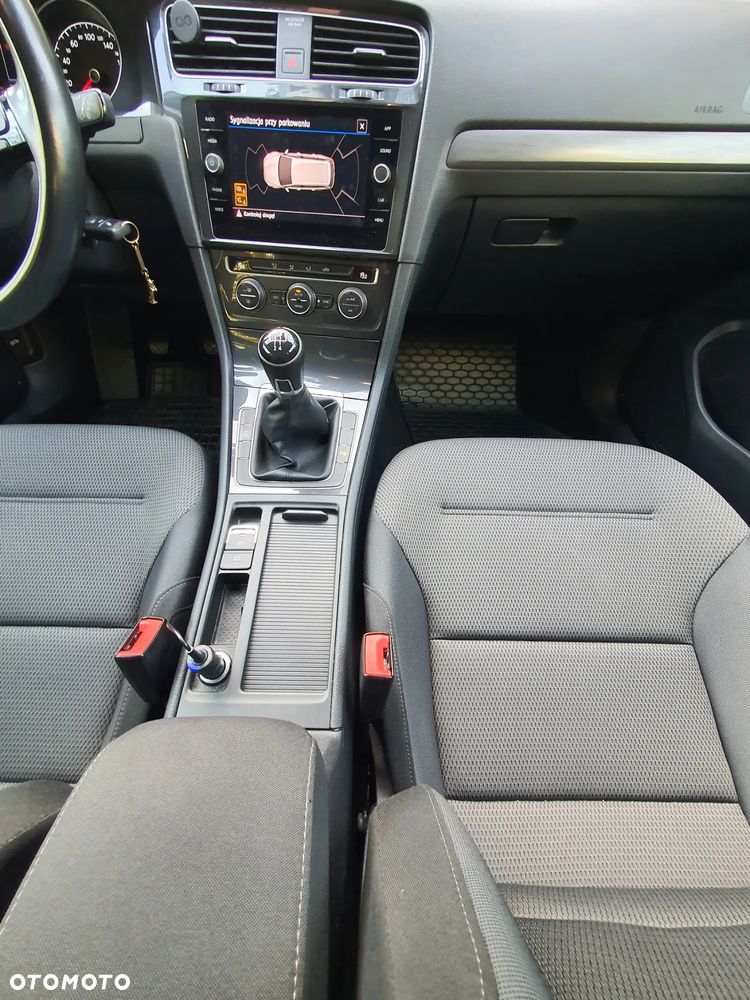 Volkswagen Golf - 12