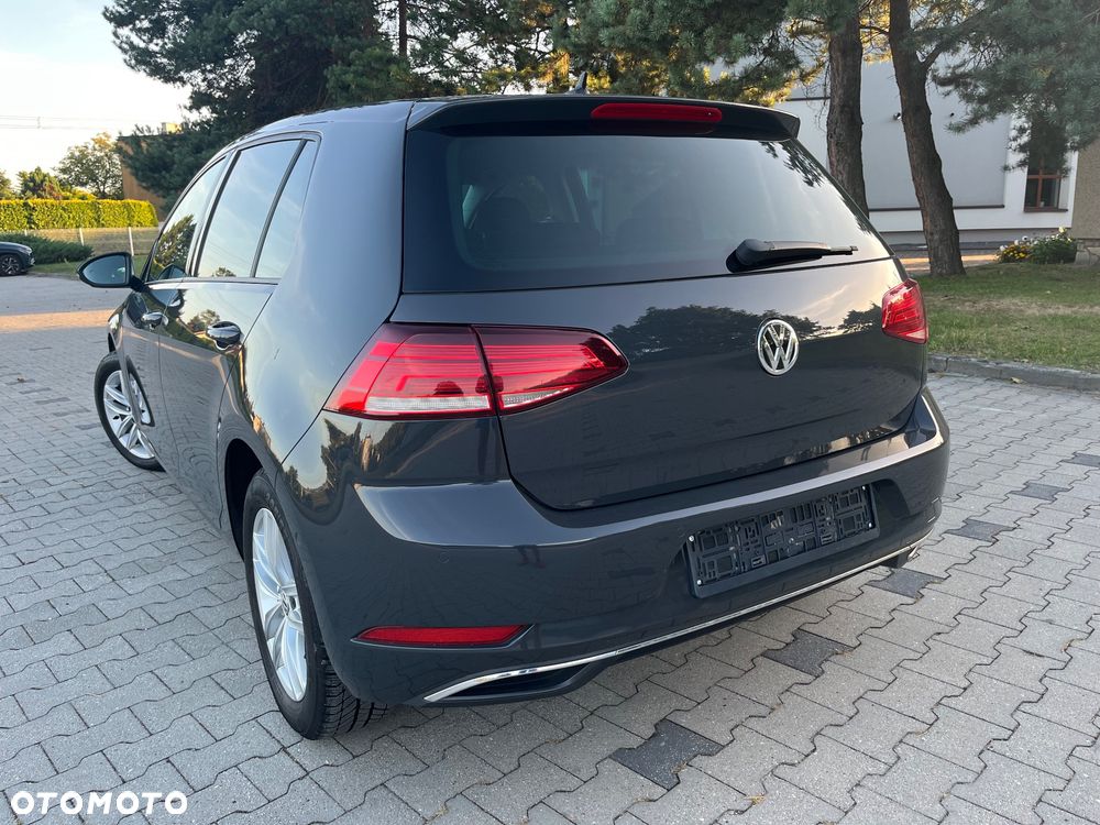 Volkswagen Golf 2.0 TDI BlueMotion Technology Edition - 4
