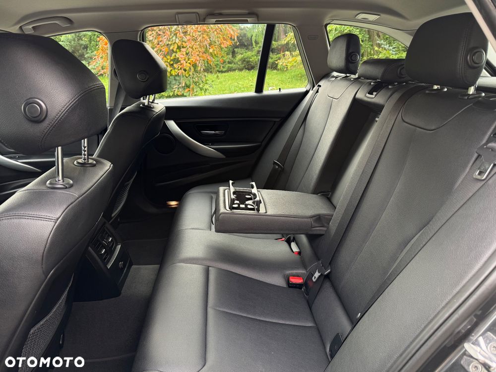 BMW Seria 3 318d Blue Performance Luxury Line - 18