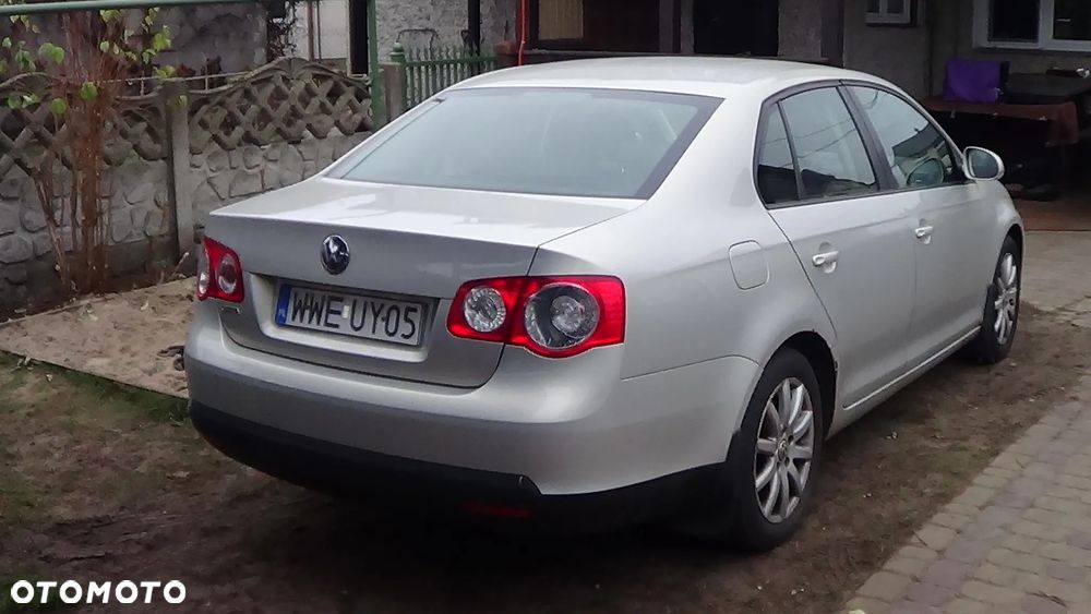 Volkswagen Jetta - 8