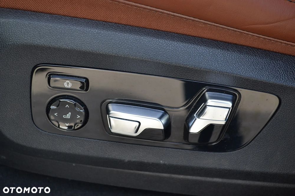 BMW X7 M50i sport - 26
