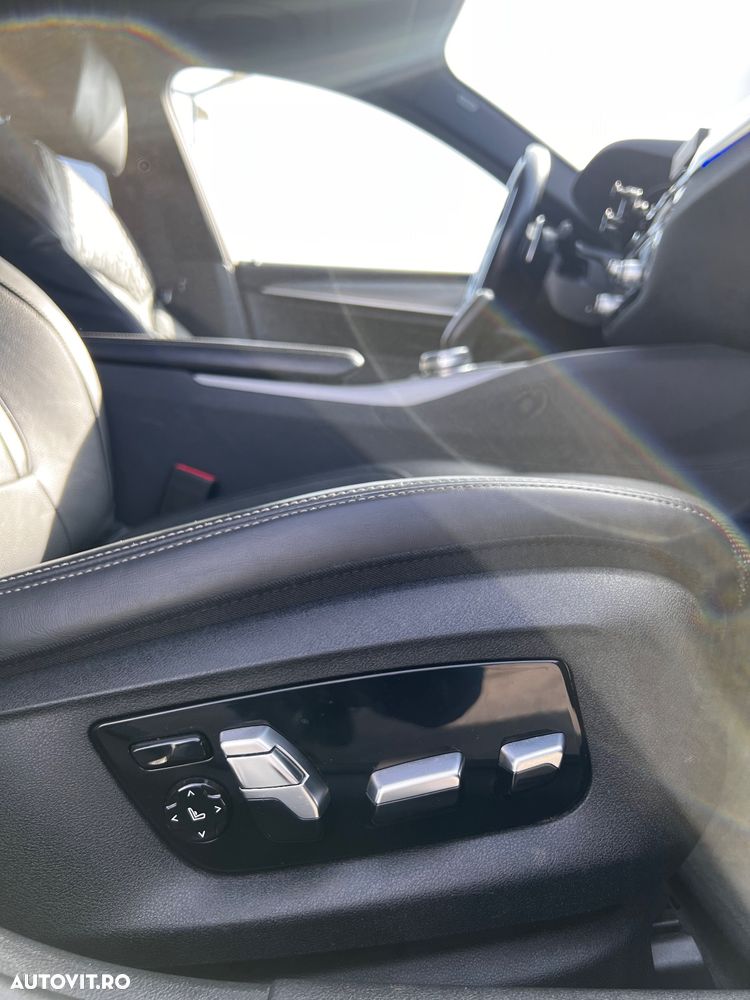 BMW Seria 5 520d Touring Aut. M Sport Edition - 22