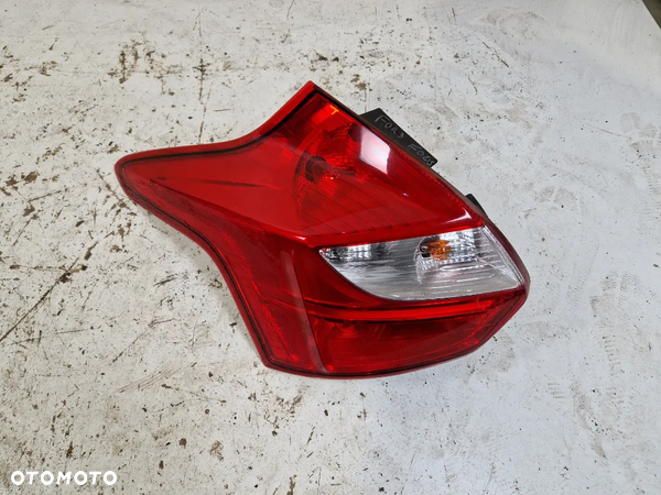 Ford Focus MK4 HB lampa lewa tylna tył.