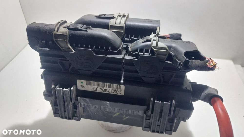 SKRZYNKA BEZPIECZNIKÓW MODUL BSI OPEL CORSA D 1.2 16V SLASK WYSYLKA - 1