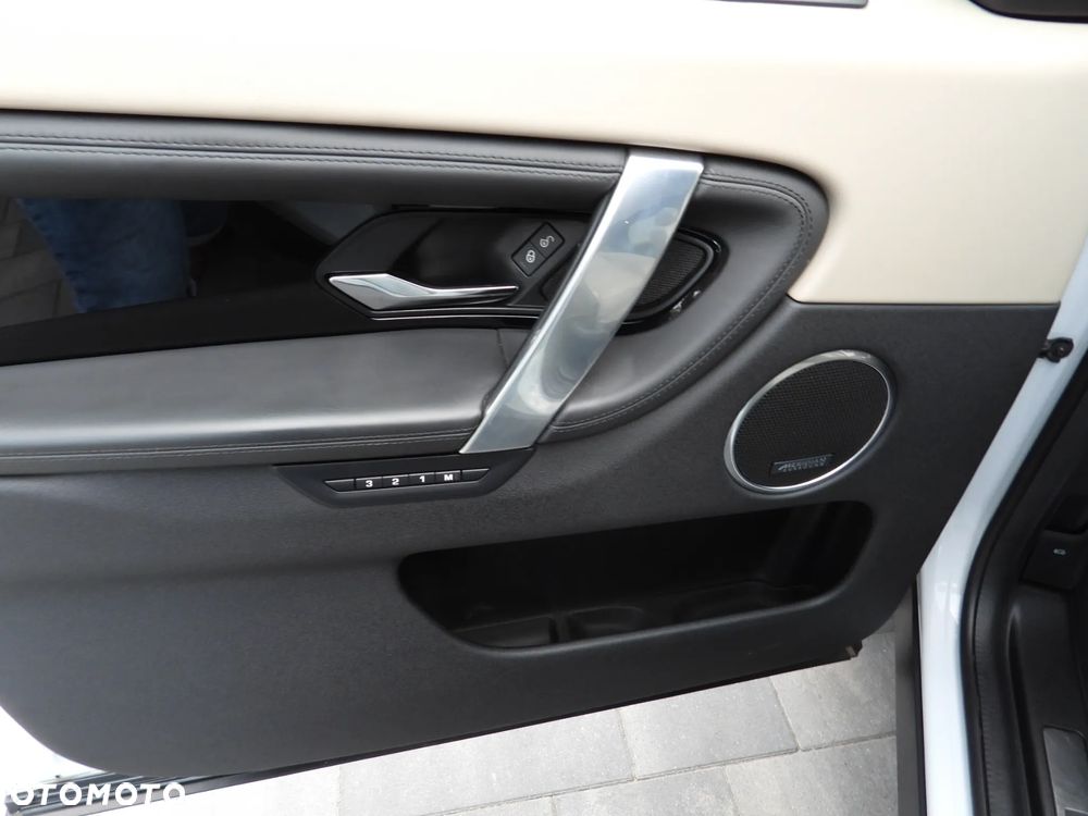 Land Rover Discovery Sport 2.0 TD4 HSE Luxury - 27