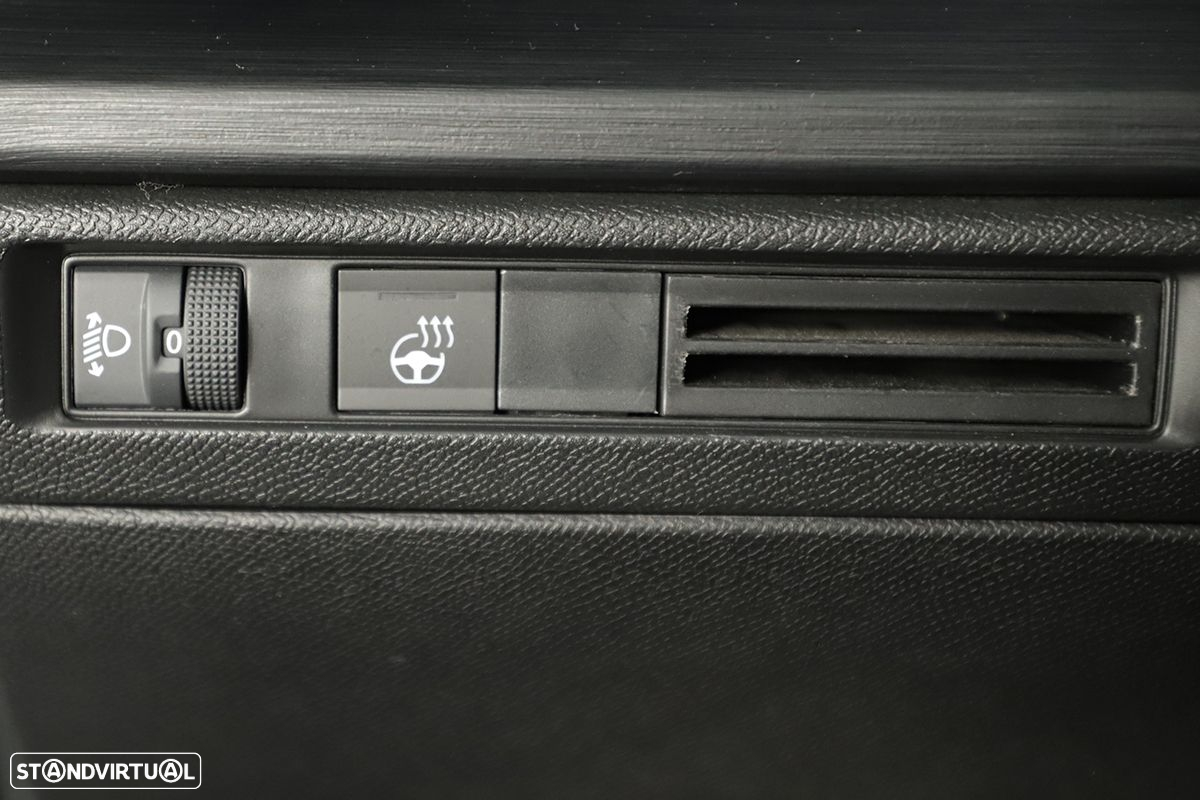 Citroën C5 X 1.2 PureTech Feel EAT8 - 19
