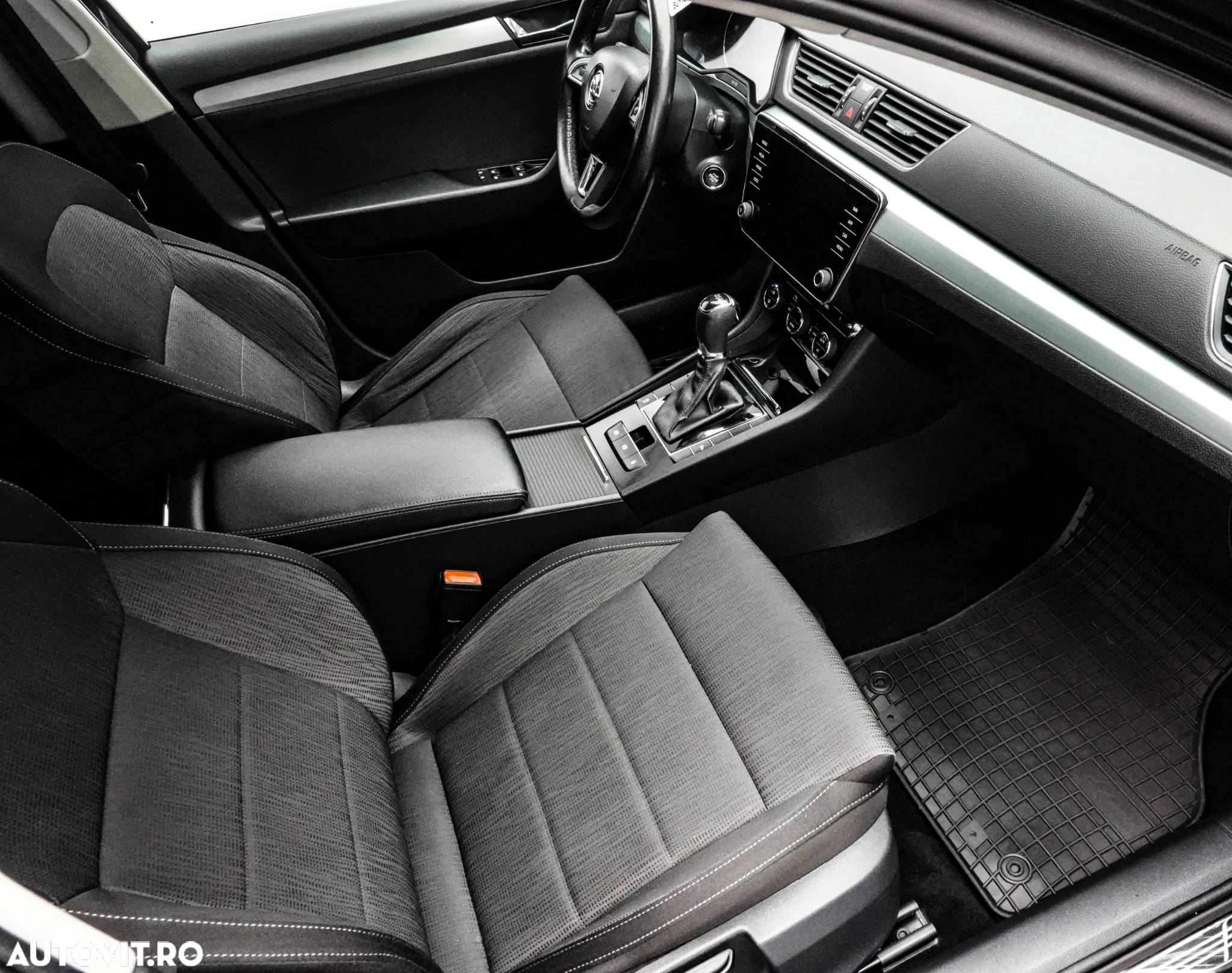 Skoda Superb 1.6 TDI DSG Ambition - 12