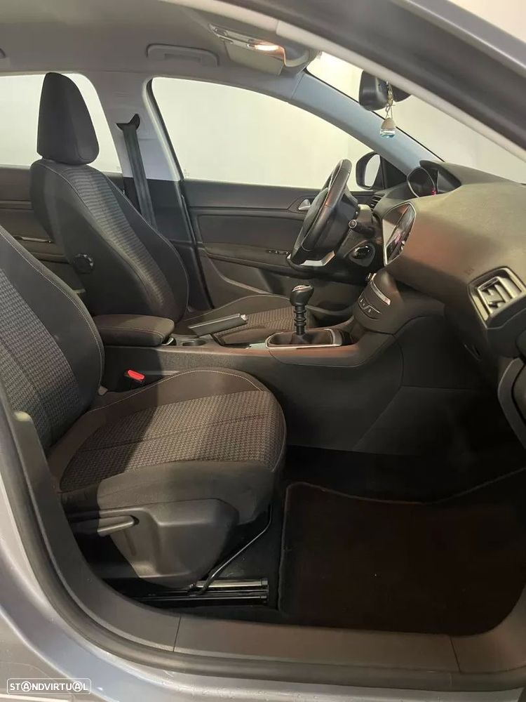 Peugeot 308 PureTech 130 Active Pack - 18