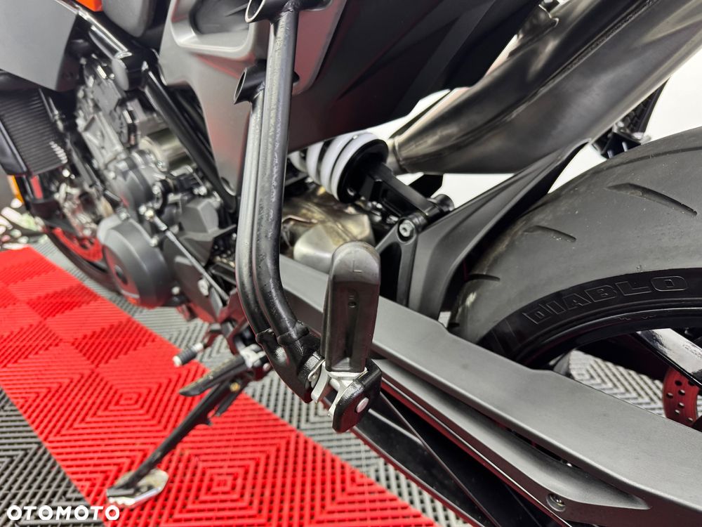 KTM Duke - 18