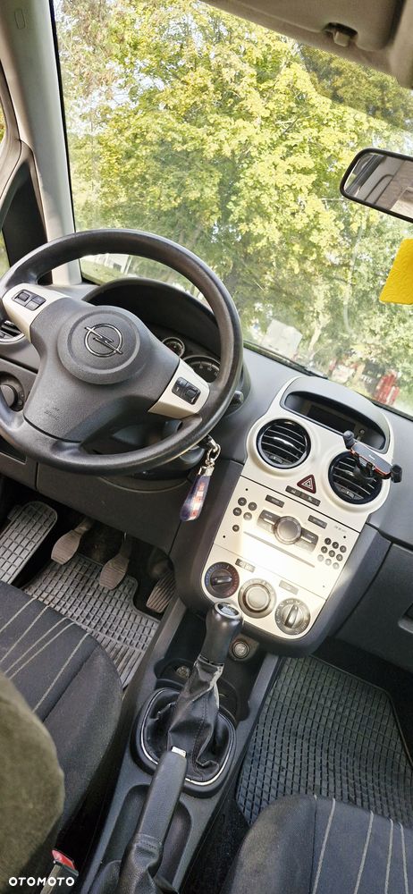 Opel Corsa - 25