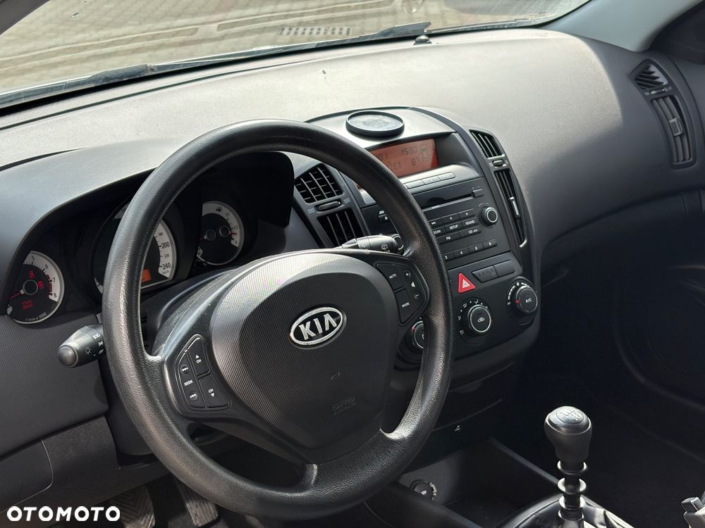 Kia Ceed 1.6 S Euro2012 - 9