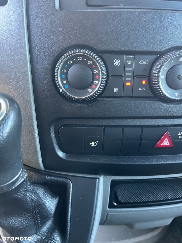 Mercedes-Benz Sprinter - 32