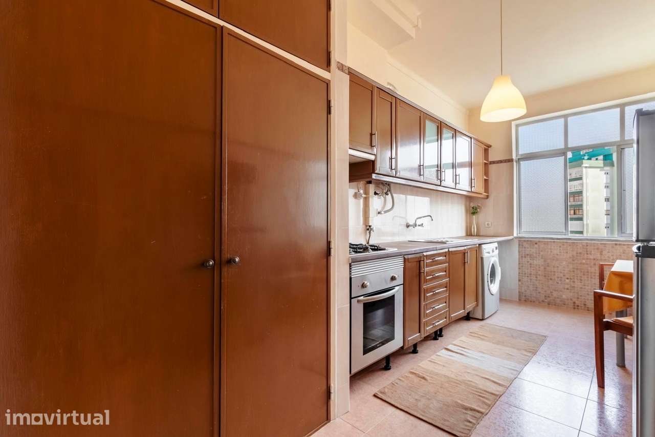Apartamento T2 c/ Varandas e Arrecadação de 22m² em Mem Martins, Sintr - Grande imagem: 4/35