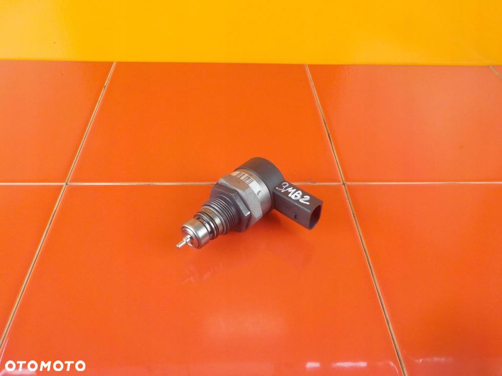 GOLF VI PASSAT 2.0 TDI 10r 110KM CBD zawor cisnienia paliwa 057130764N - 1