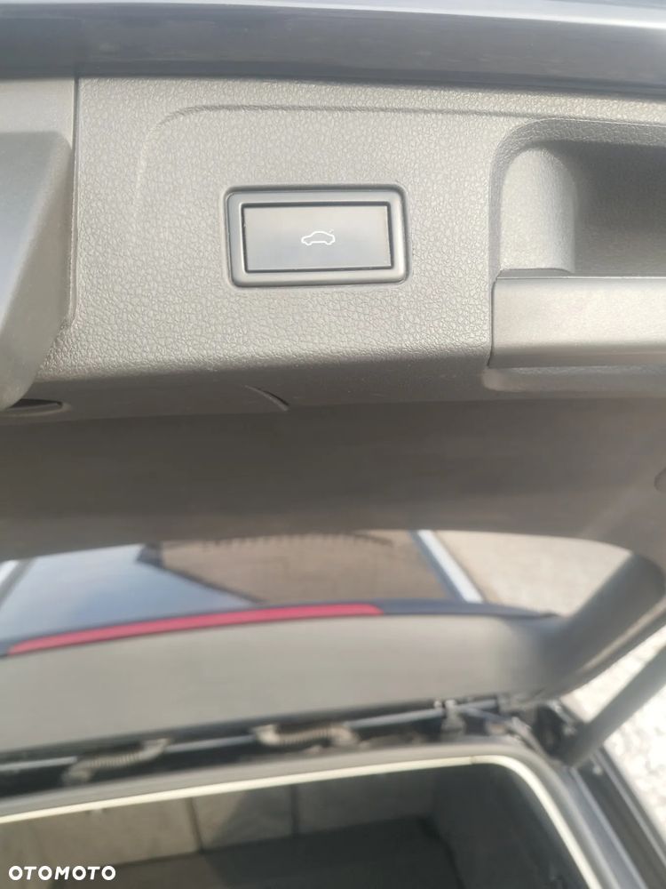 Volkswagen Passat Variant 2.0 TDI BMT Highline DSG - 32