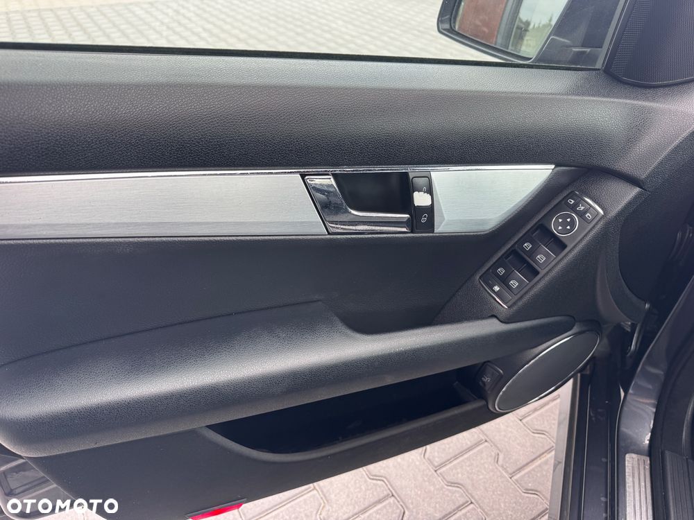 Mercedes-Benz Klasa C 200 CDI DPF Avantgarde - 16