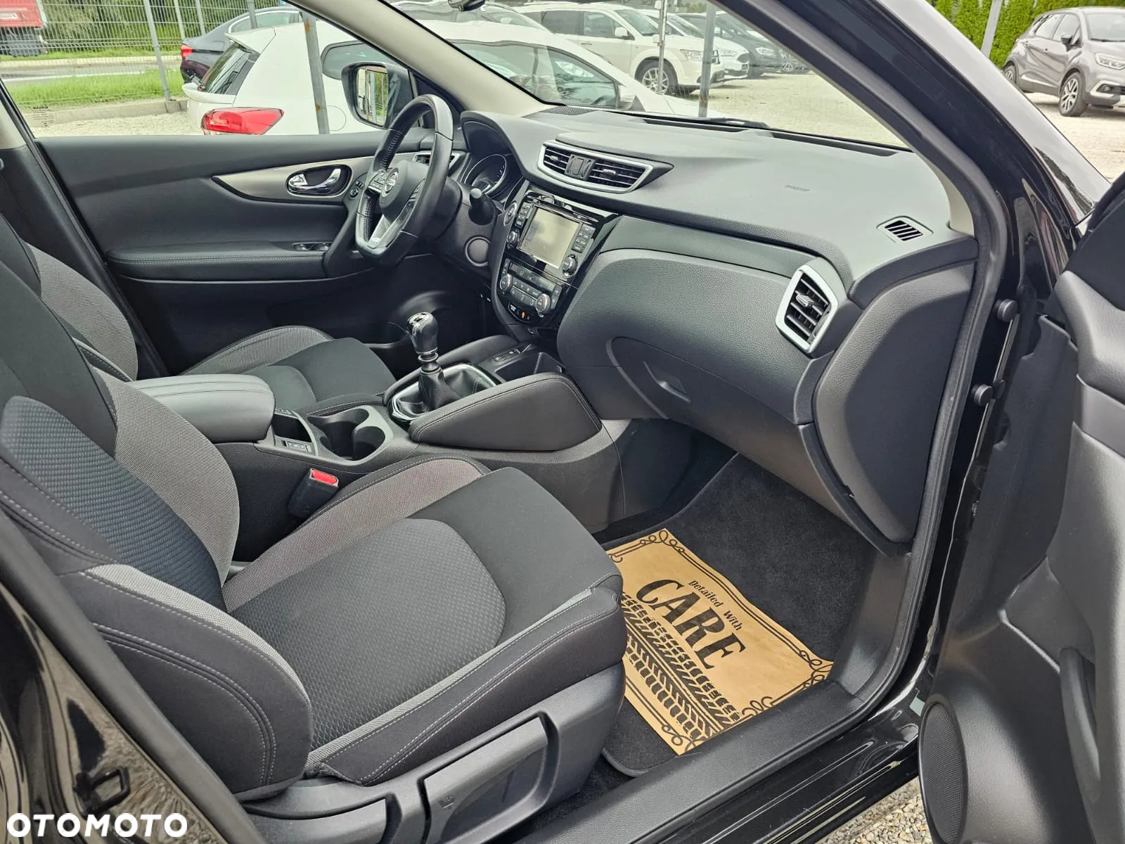 Nissan Qashqai 1.3 DIG-T TEKNA - 17