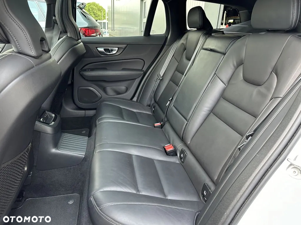 Volvo V60 T6 AWD Recharge Geartronic RDesign - 7
